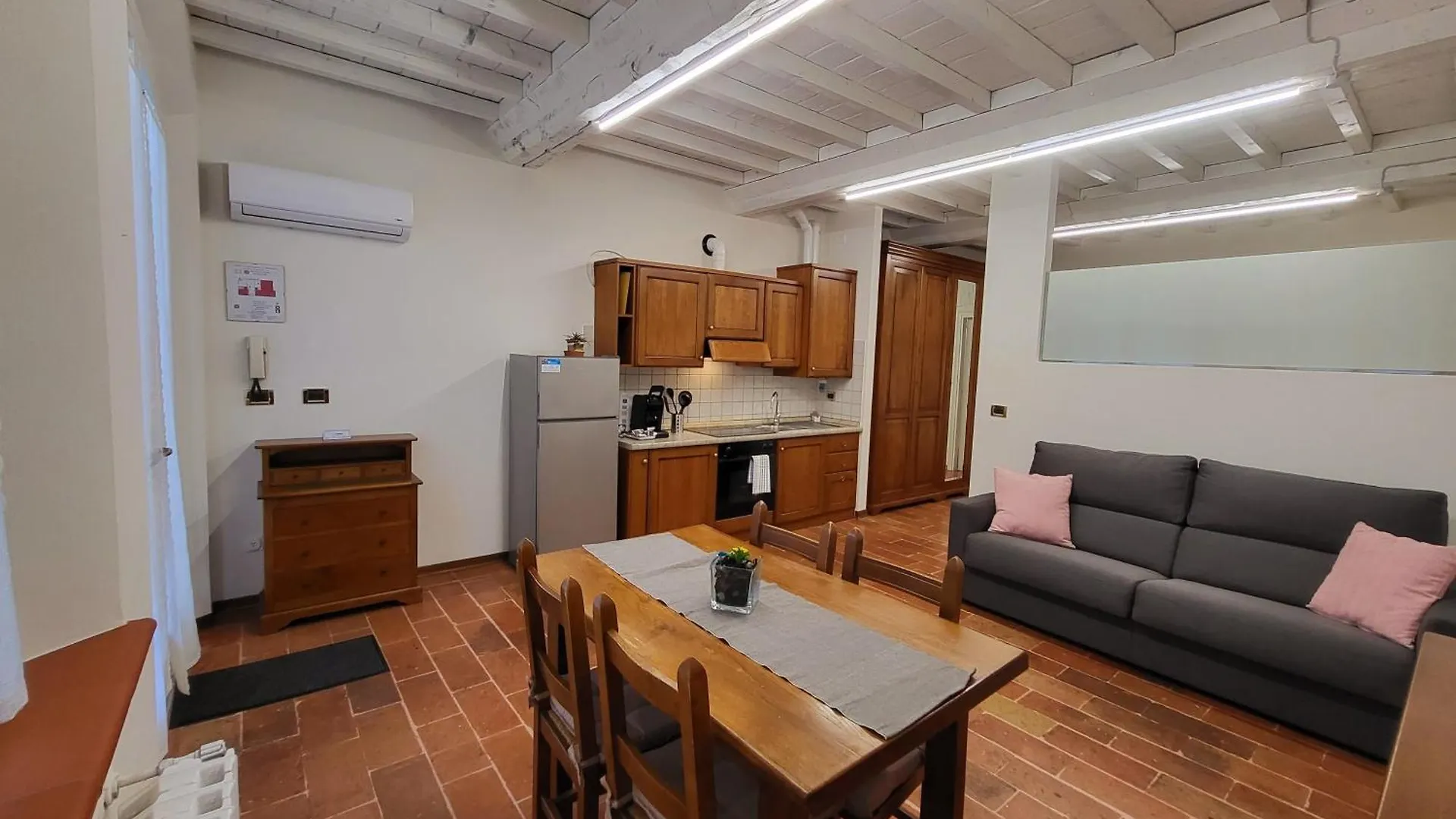 Residence Antico Borgo Modena 0*,