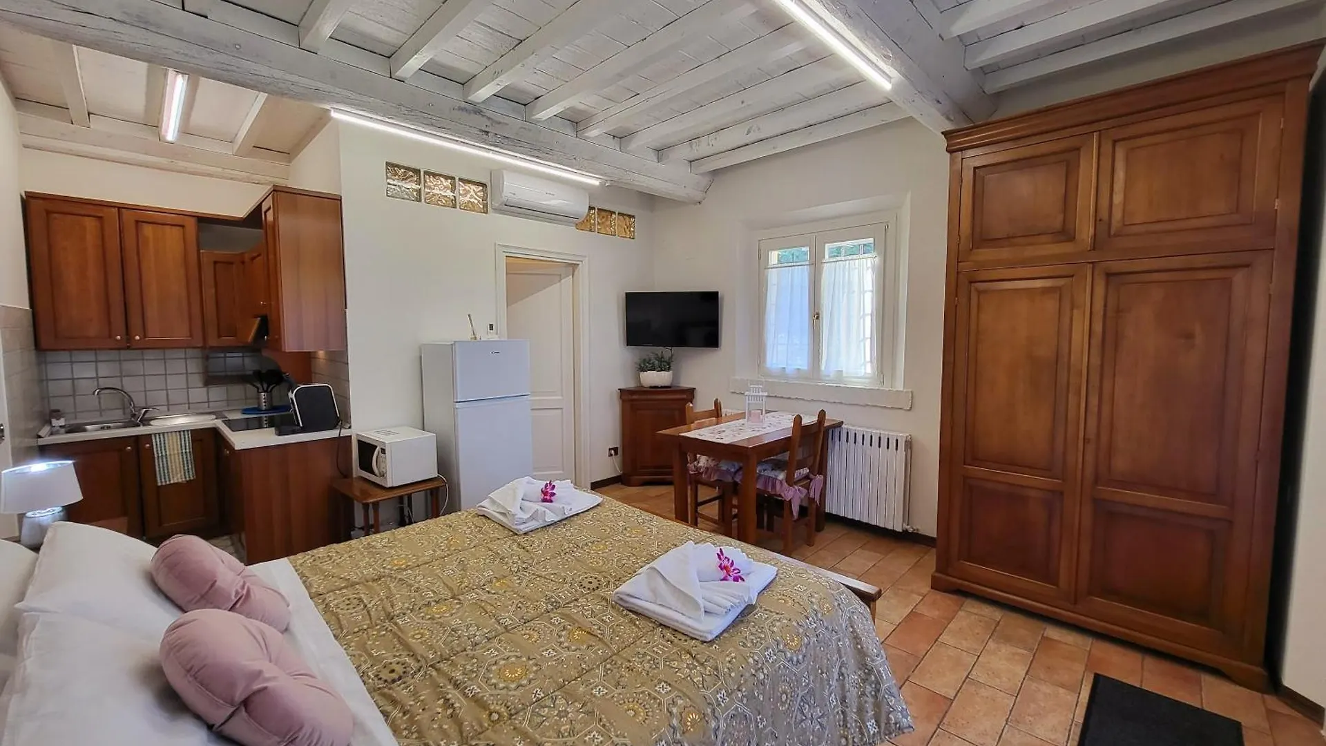 Residence Antico Borgo Modena Aparthotel